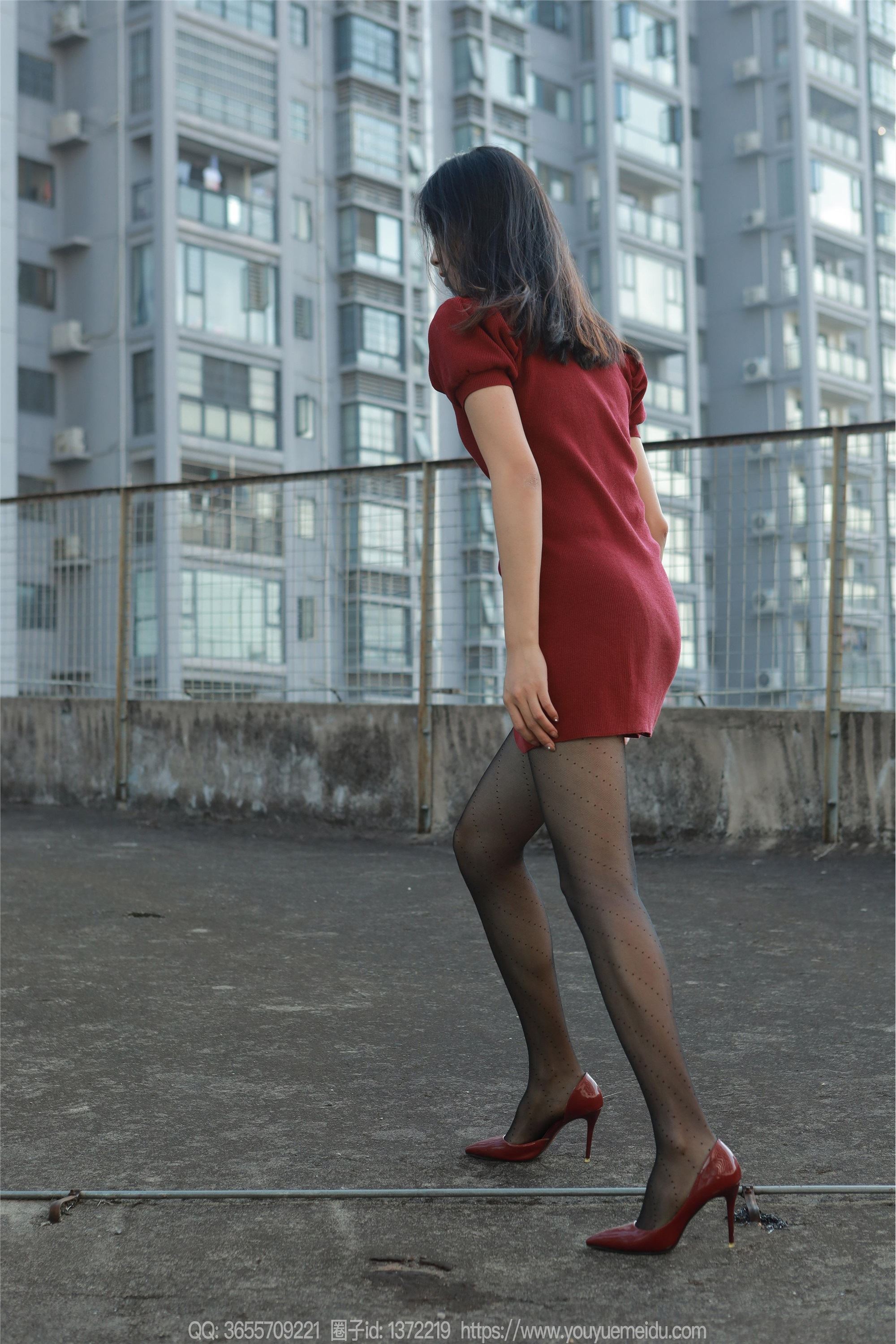 IESS异思趣向  2024.12.16 丝享家 1925 小九《黑色螺旋波点》